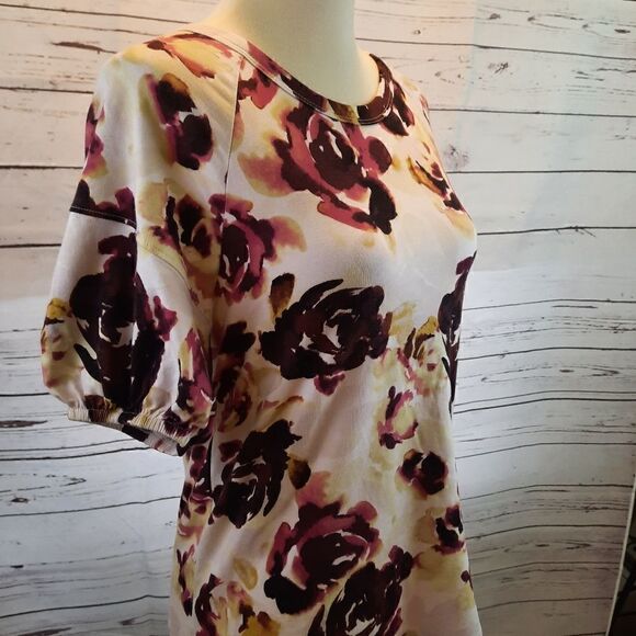 2/$20 SIMPLY VERA WANG Top - Picture 4 of 9